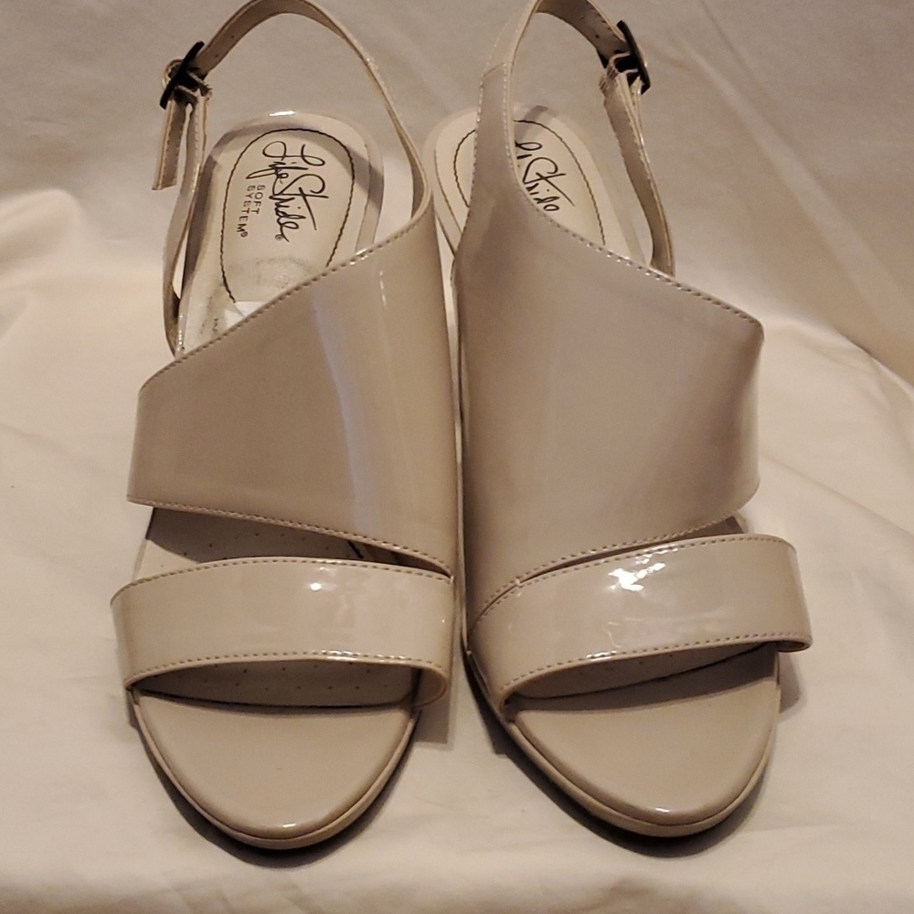 Life Stride Slingback Vicky Heels SZ 9